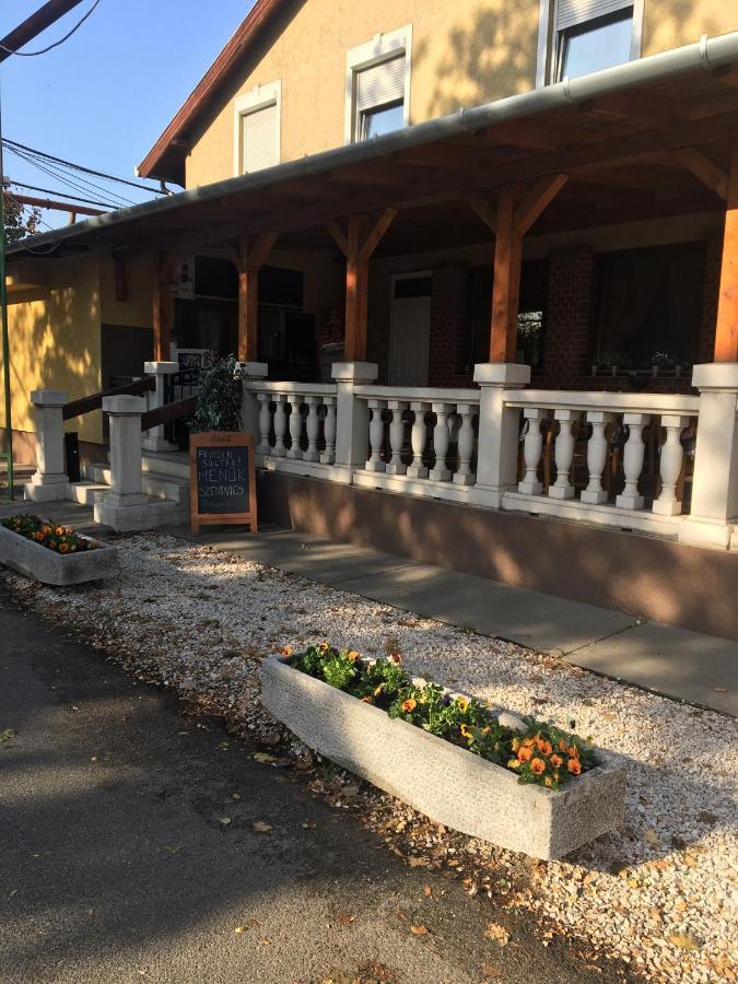 Bed and Breakfast Park Panzio Budapest Exterior foto